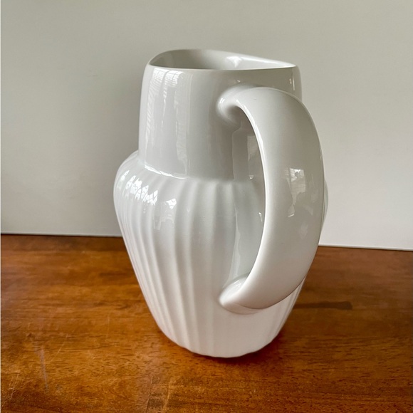 Vintage Corning-ware Tableware French White Ribbed Pitcher, Farmhouse - Picture 4 of 8